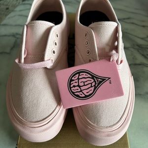 New in box| Straye Gower Pink
